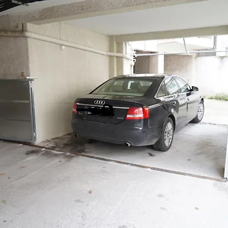 Larissa Downtown Apartment With Parking Exterior photo