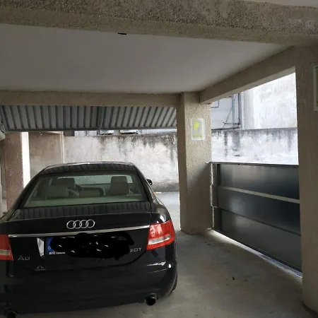 Larissa Downtown Apartment With Parking Exterior photo