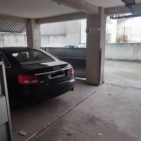 Larissa Downtown Apartment With Parking Exterior photo