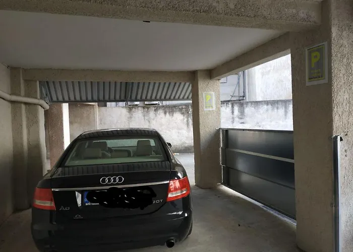 Larissa Downtown Apartment With Parking