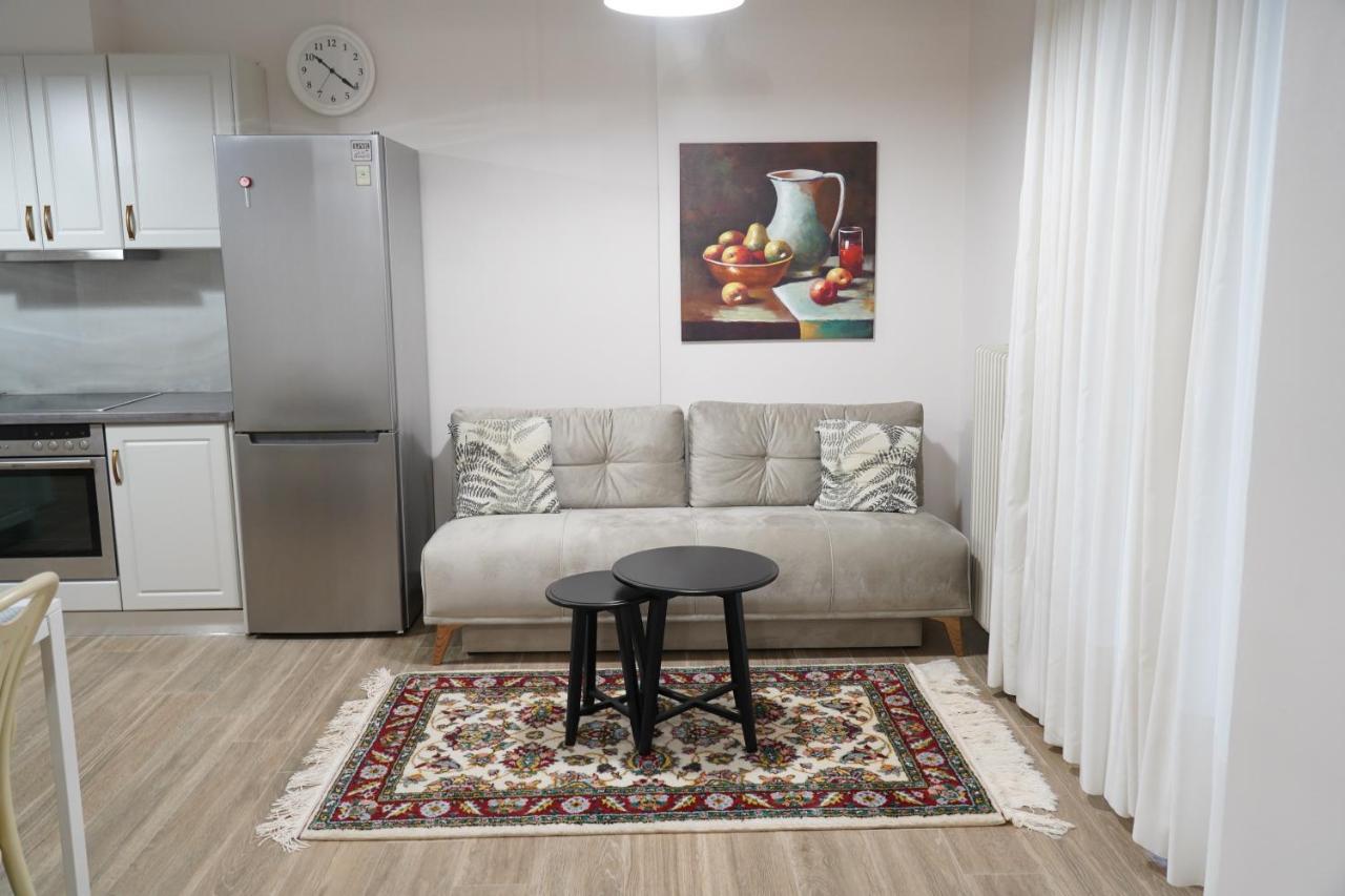 Apartment Downtown With Parking *