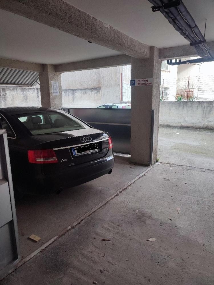 Downtown With Parking Apartment *